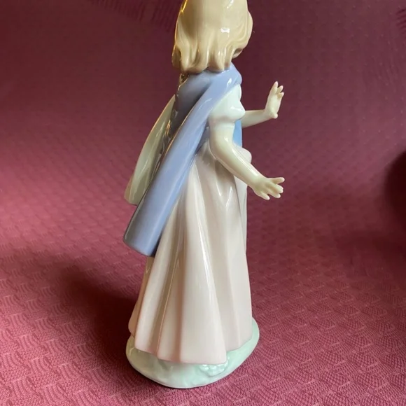 【極美品 絶版】LLADRO リヤドロ No.6036『ヤングプリンセス』 極美品 絶版】LLADRO リヤドロ No.6036『ヤングプリンセス